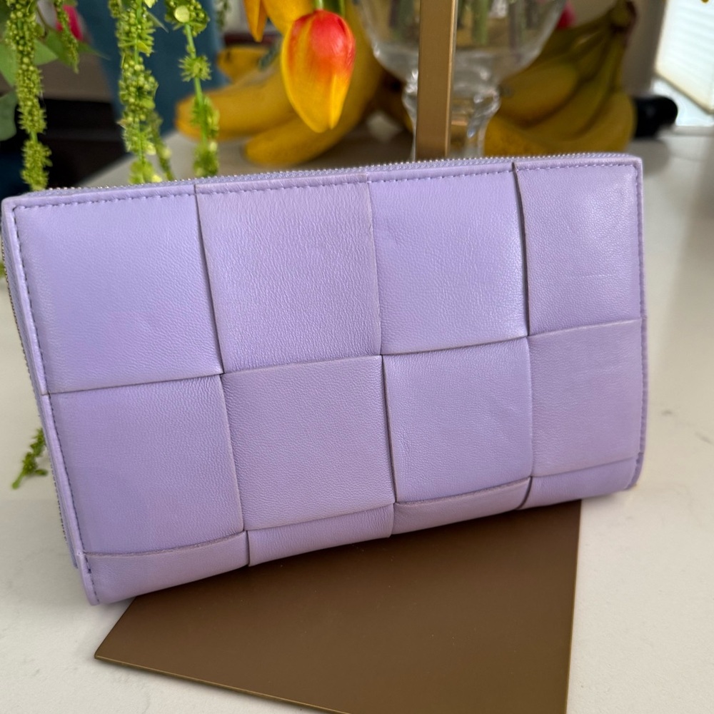 Bottega Veneta Maxi Cassette Intrecciato Lavender Weave Wallet ~ Never Worn - Picture 12 of 13
